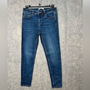 Zara Women Size 6 medium wash blue denim skinny stretchy‎ jeans